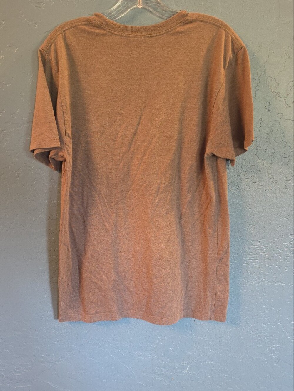 Willie Nelson Austin Texas Graphic Cowboy Face Tee in Faded Brown and Maroon - Picture 5 of 6